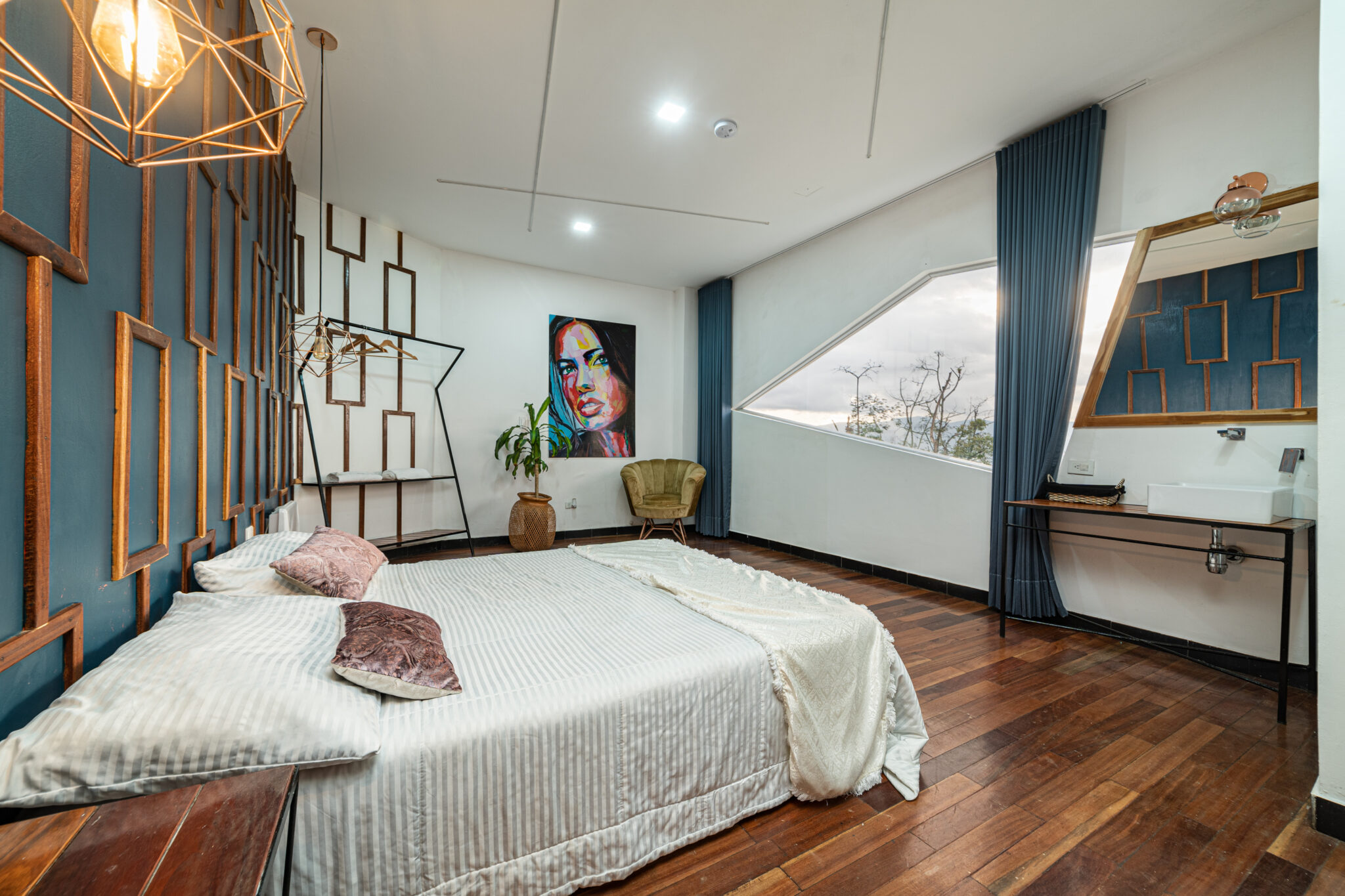 Luxurious Adaptable Room